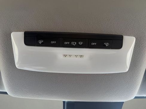 Used 2025 Nissan Versa S w/ Trunk Package image 13