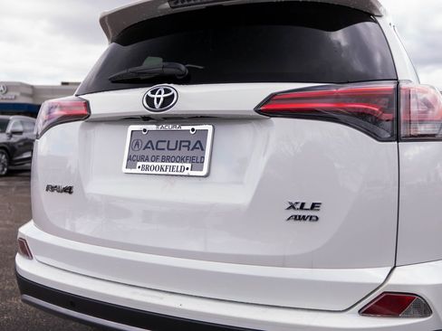 Used 2017 Toyota RAV4 XLE image 17