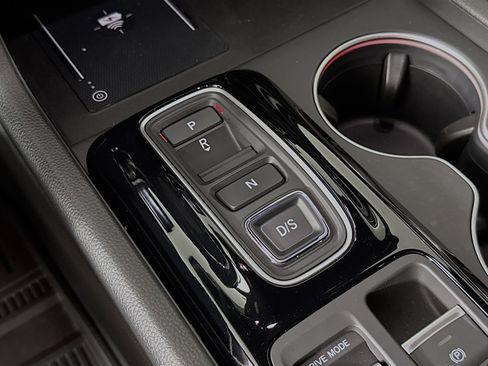 Used 2025 Honda Pilot Black Edition image 20