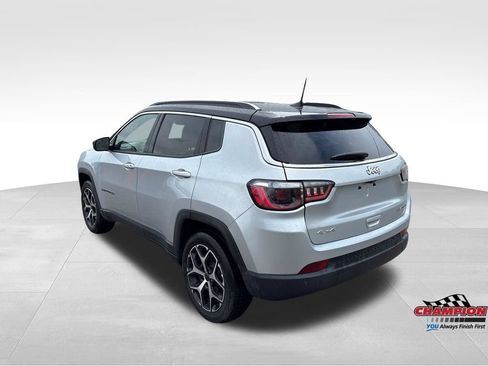 Used 2025 Jeep Compass Limited AWD/4WD image 3