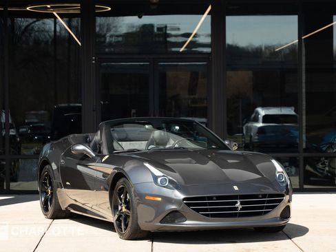 Used 2016 Ferrari California T image 1