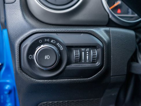 Used 2022 Jeep Wrangler Unlimited Sport image 16