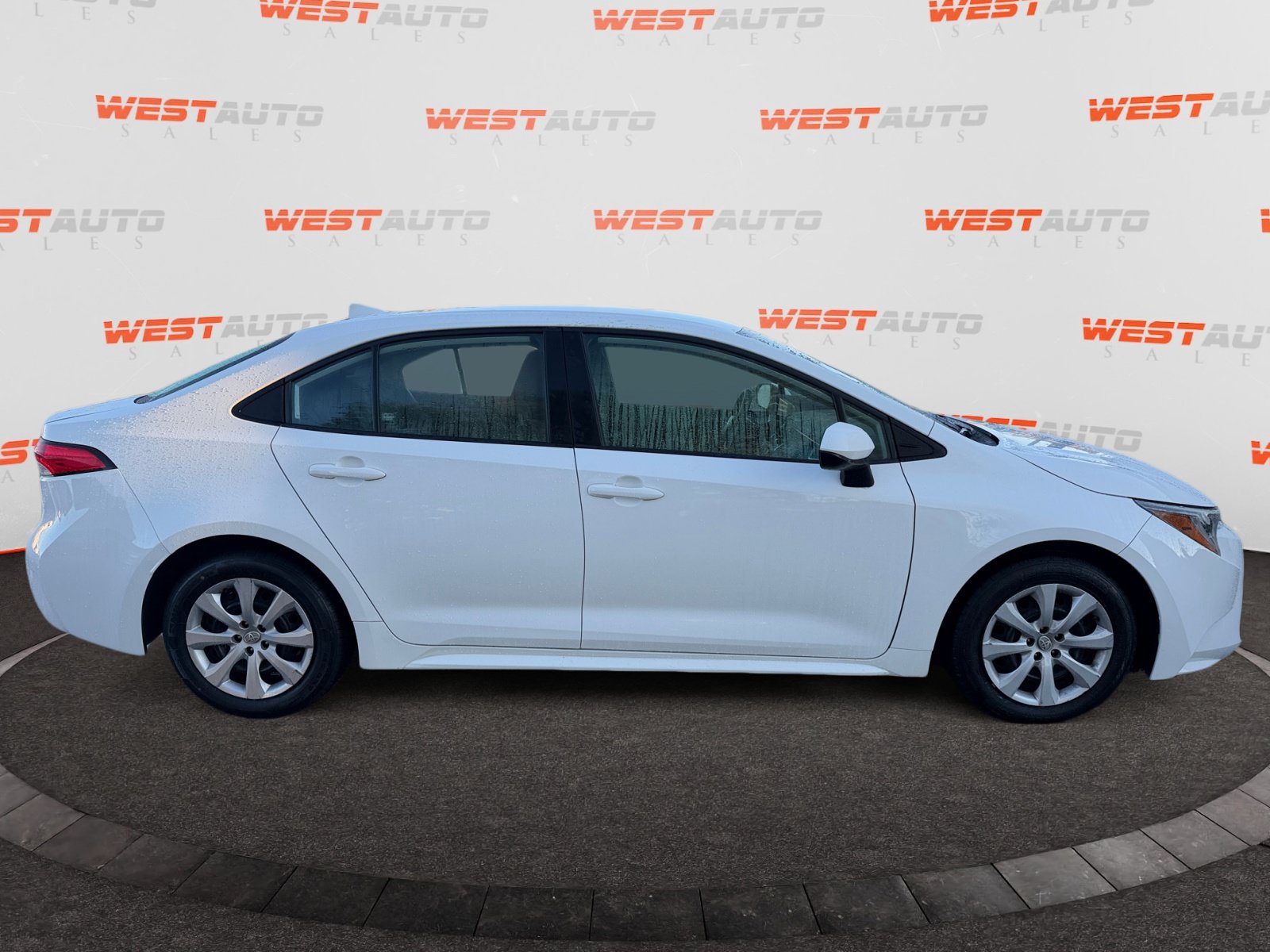 Used 2023 Toyota Corolla LE FWD image 6
