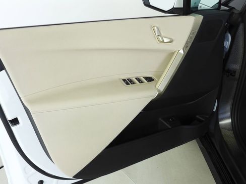 Used 2023 BMW iX xDrive50 w/ Sport Package image 10