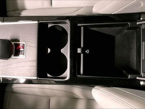 Certified 2024 Land Rover Range Rover Evoque S image 11