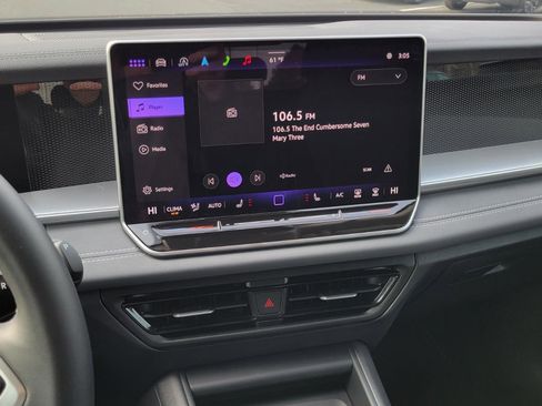 Certified 2025 Volkswagen Tiguan SE image 28