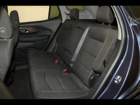 Used 2018 GMC Terrain SLE w/ Driver Convenience Package AWD/4WD image 16