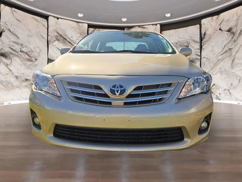 Used 2013 Toyota Corolla LE w/ Premium Pkg image 2