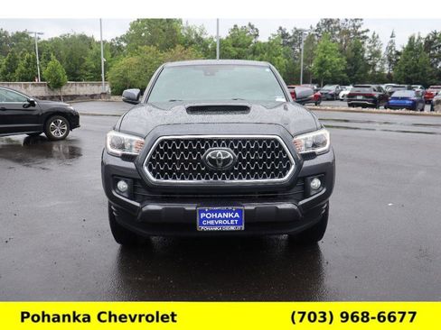 Used 2019 Toyota Tacoma TRD Sport AWD/4WD image 2