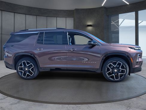 Used 2026 Chevrolet Traverse High Country image 7