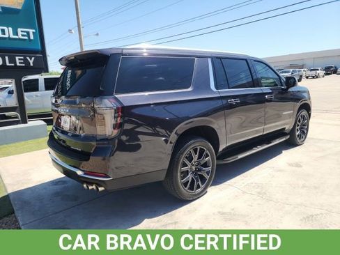 Used 2025 Chevrolet Suburban Premier w/ Sun And Tow Package AWD/4WD image 4