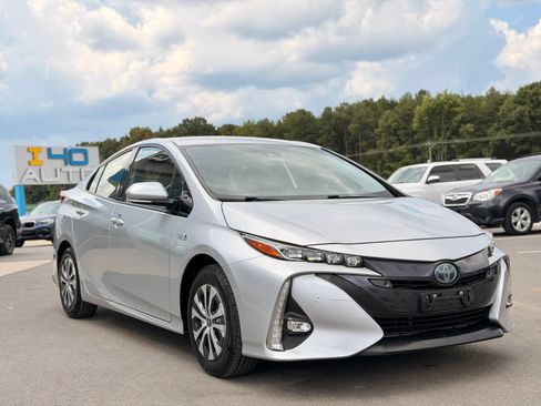 Used 2020 Toyota Prius Prime Limited FWD image 10