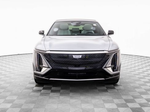 New 2026 Cadillac Lyriq Luxury image 2
