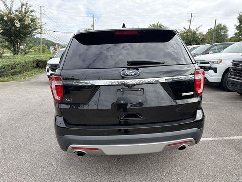 Used 2017 Ford Explorer XLT FWD image 4
