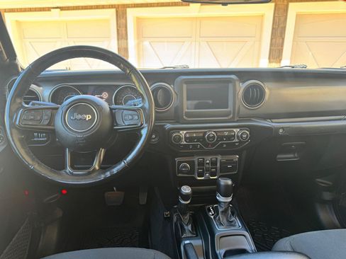 Used 2021 Jeep Gladiator Sport AWD/4WD image 14
