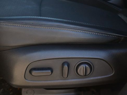 Used 2022 Buick Encore GX Select image 16