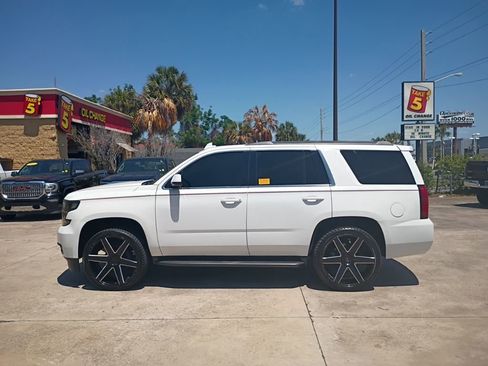Used 2018 Chevrolet Tahoe 2WD w/ Remote Keyless Entry Package image 2