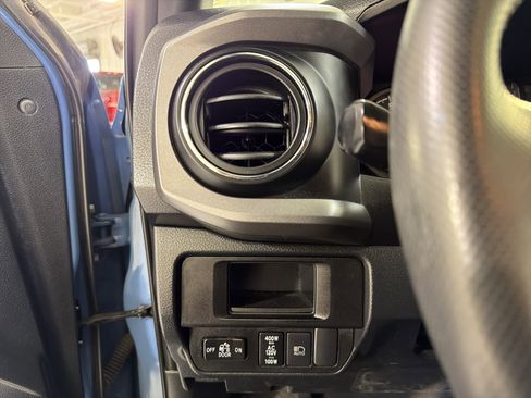 Used 2019 Toyota Tacoma TRD Off-Road image 20