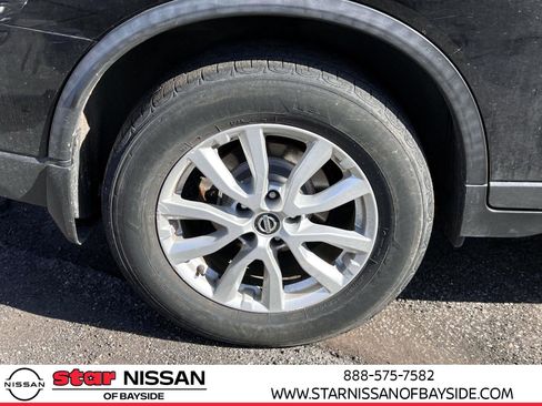 Used 2017 Nissan Rogue SV image 7