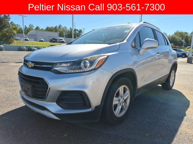 Used 2017 Chevrolet Trax LT w/ LT Convenience Package FWD image 1