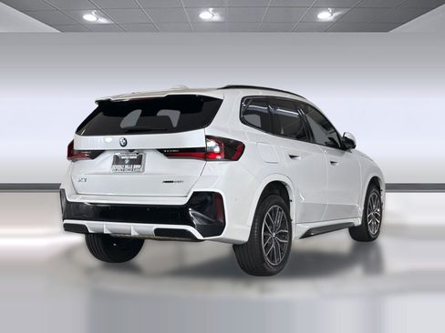 Used 2023 BMW X1 xDrive28i w/ M Sport Package AWD/4WD image 9