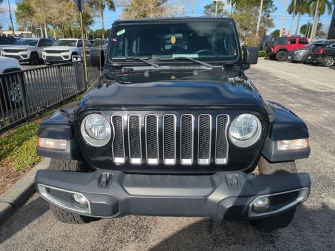 Used 2019 Jeep Wrangler Unlimited Sahara image 4