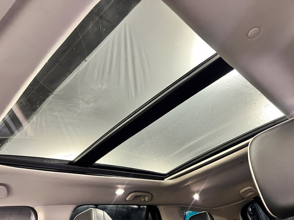 Used 2025 Honda Pilot Elite image 4