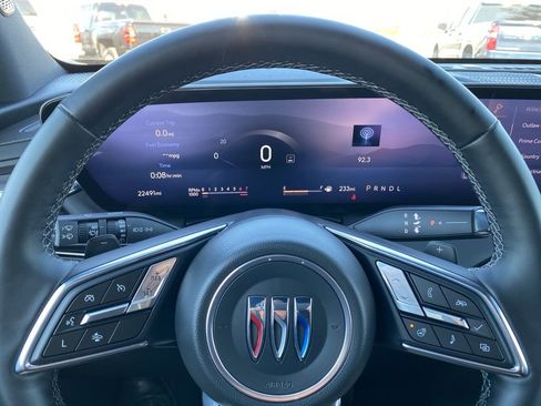 Used 2025 Buick Enclave Preferred image 34