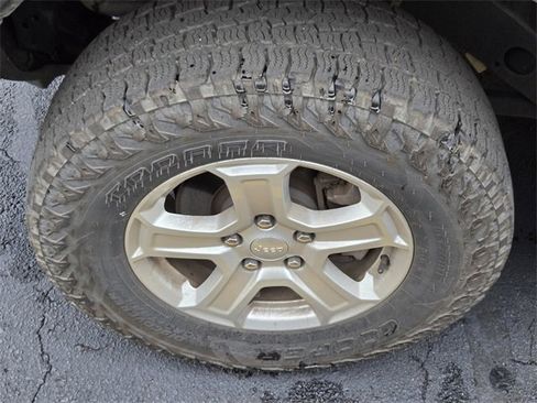 Used 2020 Jeep Wrangler Sport image 11