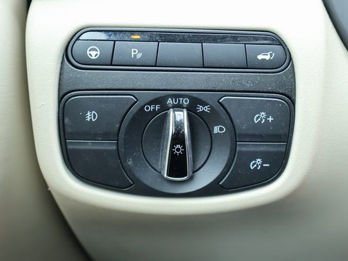 Used 2022 INFINITI QX50 Essential image 17