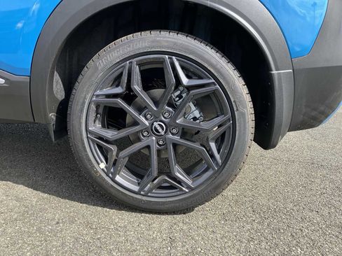 New 2026 Nissan Kicks SR image 5