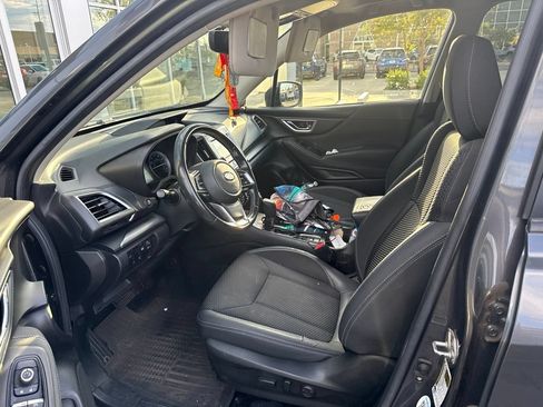 Used 2020 Subaru Forester Premium AWD/4WD image 4