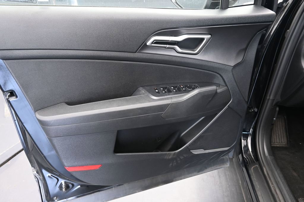 Used 2026 Kia Sportage LX FWD image 17