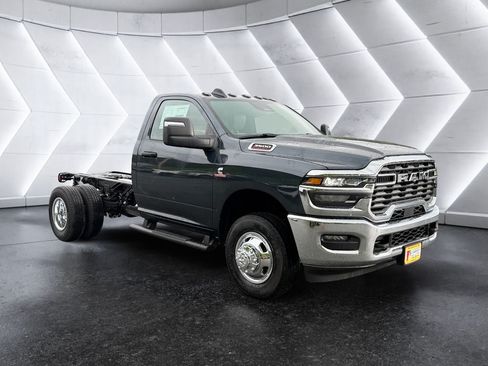 New 2026 RAM 3500 Tradesman w/ Chrome Appearance Group A AWD/4WD image 10