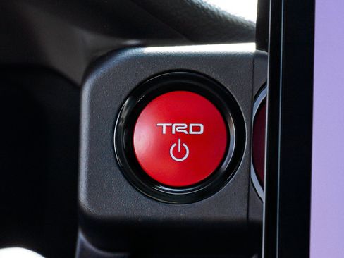 Certified 2026 Toyota 4Runner TRD Off-Road Premium AWD/4WD image 38