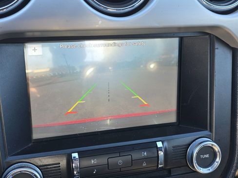 Used 2016 Ford Mustang Premium image 17