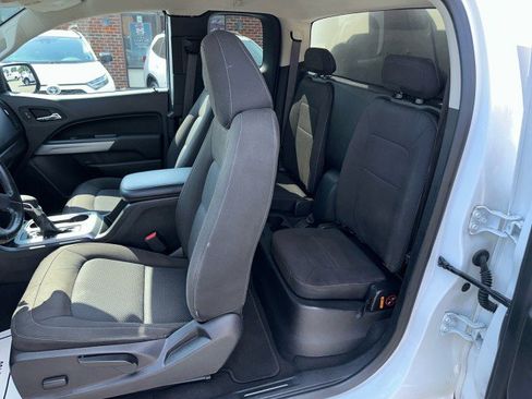 Used 2022 Chevrolet Colorado LT w/ Safety Package RWD image 20