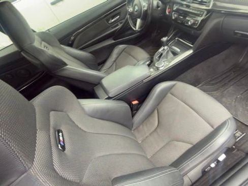 Used 2019 BMW M4 Coupe w/ Executive Package RWD image 10