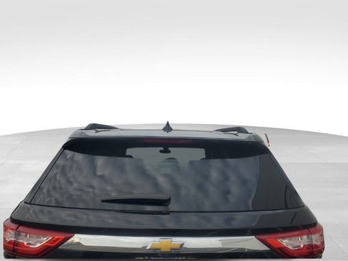 Used 2020 Chevrolet Traverse LT w/ LT Premium Package image 4