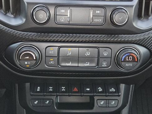 Used 2019 Chevrolet Colorado ZR2 w/ ZR2 Dusk Special Edition image 14