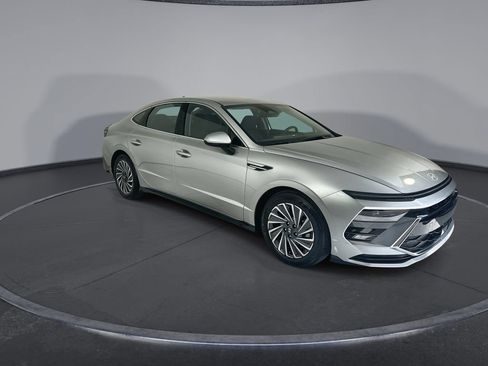 Certified 2025 Hyundai Sonata SEL FWD image 2