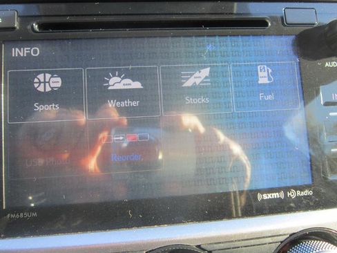 Used 2017 Subaru Crosstrek 2.0i Premium image 13