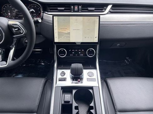 New 2024 Jaguar XF R-Dynamic SE image 17