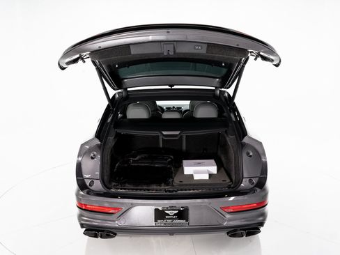 New 2025 Bentley Bentayga Extended Wheelbase image 46