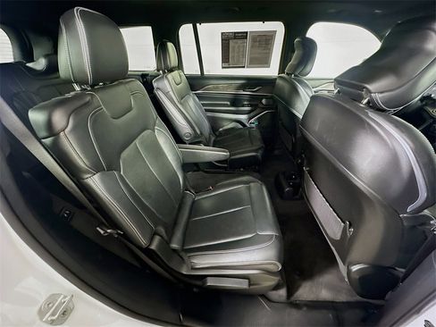 Used 2021 Jeep Grand Cherokee L Overland w/ Luxury Tech Group IV image 11