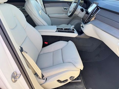 New 2026 Volvo XC90 B6 Ultra image 11