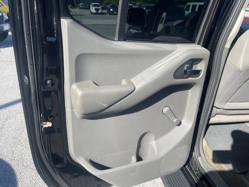 Used 2012 Nissan Frontier S AWD/4WD image 18