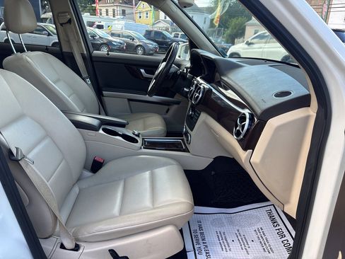 Used 2015 Mercedes-Benz GLK 350 4MATIC image 32
