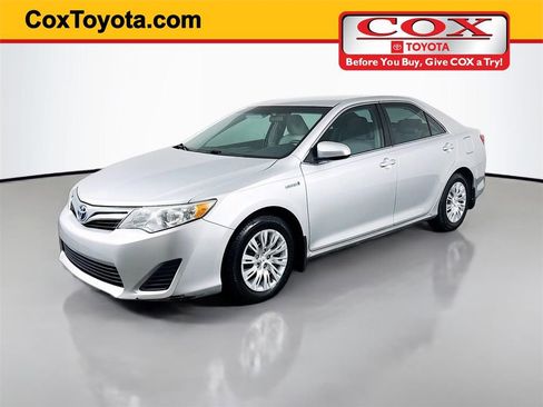 Used 2012 Toyota Camry LE image 1