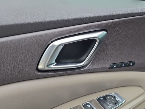 New 2026 Kia Carnival EX FWD image 19